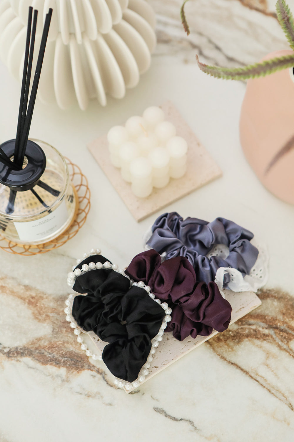 Fayre Silk Scrunchie In Lace & Pearl Set