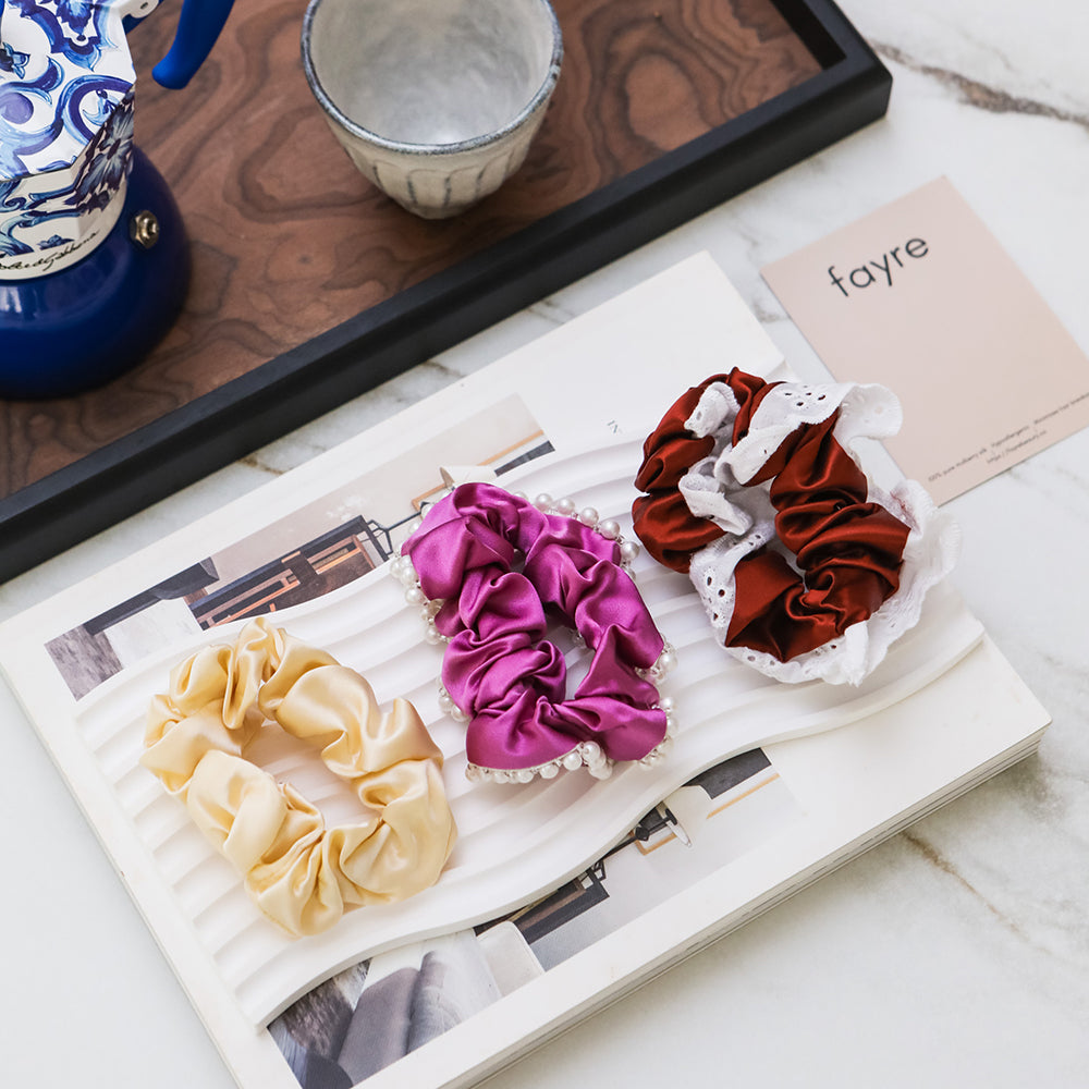 Fayre Silk Scrunchie In Lace & Pearl Set